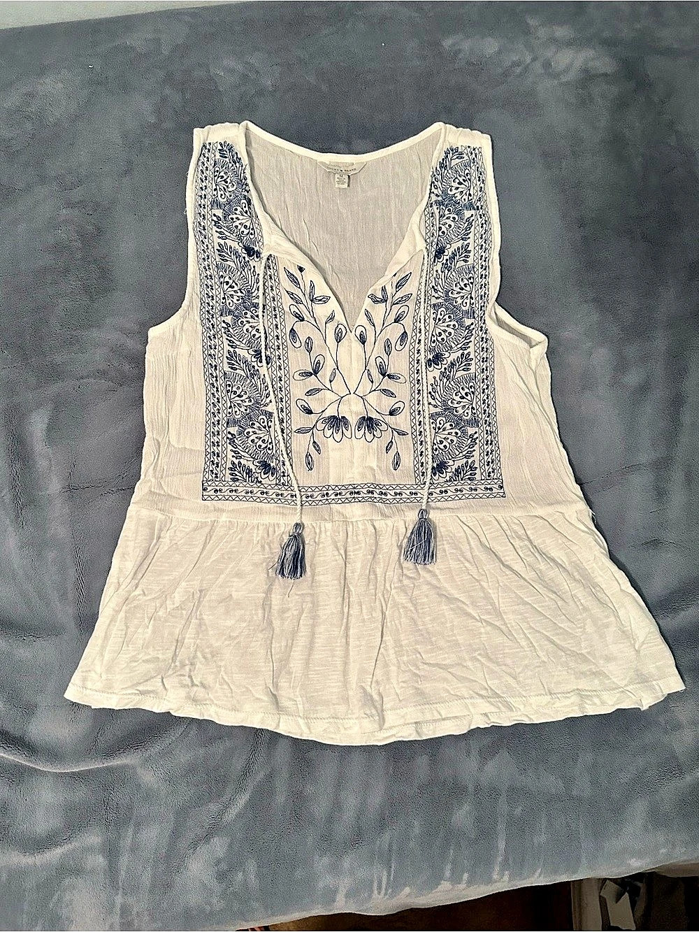 Lucky Brand Floral Embroidered l Top